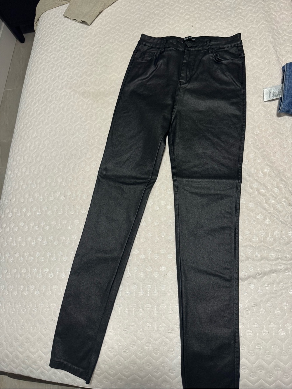 SHEIN Black Skinny Jeans - Sleek Fit